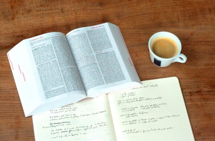 La particularité du droit français est la multitude des sources (sources formelles ou informelles) qui le régissent. Ces sources sont soit internationales, soit internes (nationales). La particularité du droit français est la multitude des sources (sources formelles ou informelles) qui le régissent. Ces sources sont soit internationales, soit internes (nationales).