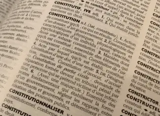 Le droit constitutionnel comme articulation entre autorité et liberté