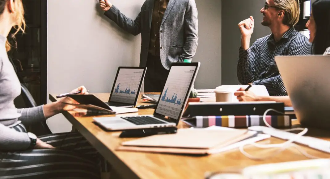Pour toutes les entreprises, quelle que soit leur taille, il est important de maîtriser la gestion de leur personnel. En tant qu'entrepreneur, il est judicieux de se faire accompagner et de faire appel à un expert-comptable.