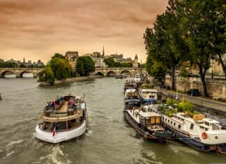 JO Paris 2024 : le budget pour la Seine boit la tasse La Seine sera-t-elle propre pour le jour J ?