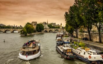 JO Paris 2024 : le budget pour la Seine boit la tasse La Seine sera-t-elle propre pour le jour J ?