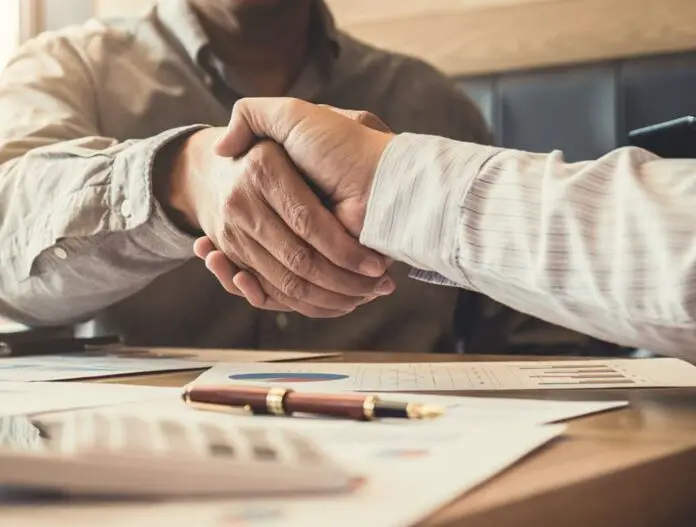 Coase et Williamson ont développé la théorie des coûts de transaction. Quelle est cette théorie contractuelle ? Coase et Williamson ont développé la théorie des coûts de transaction. Quelle est cette théorie contractuelle ?