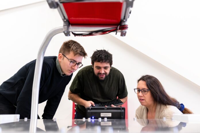 L’adoption d’un logiciel de lutte anti-blanchiment offre de nombreux avantages, allant de l’automatisation des procédures à l’amélioration de l’efficacité opérationnelle, en passant par la réduction des erreurs humaines et la facilitation des contrôles. L’adoption d’un logiciel de lutte anti-blanchiment offre de nombreux avantages, allant de l’automatisation des procédures à l’amélioration de l’efficacité opérationnelle, en passant par la réduction des erreurs humaines et la facilitation des contrôles.