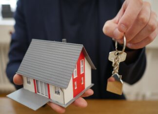 Comment changer votre syndic et améliorer la gestion de votre immeuble ? Demander un changement de syndic lors de l’assemblée générale de copropriété est une démarche qui doit être bien réfléchie et justifiée. A cet effet, il est capital de comparer les offres disponibles pour s’assurer de faire le meilleur choix pour l’immeuble.