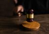 Procédure judiciaire en France : étapes et juridictions Comprendre le fonctionnement de la procédure judiciaire est essentiel pour appréhender les institutions judiciaires françaises.