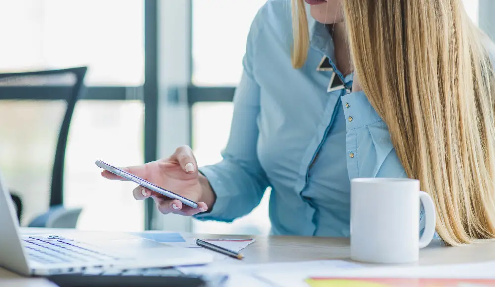 Travailler dans la gestion administrative est une profession qui revêt une importance capitale au sein de toute structure, qu’il s’agisse d’une petite entreprise ou d’une grande organisation.