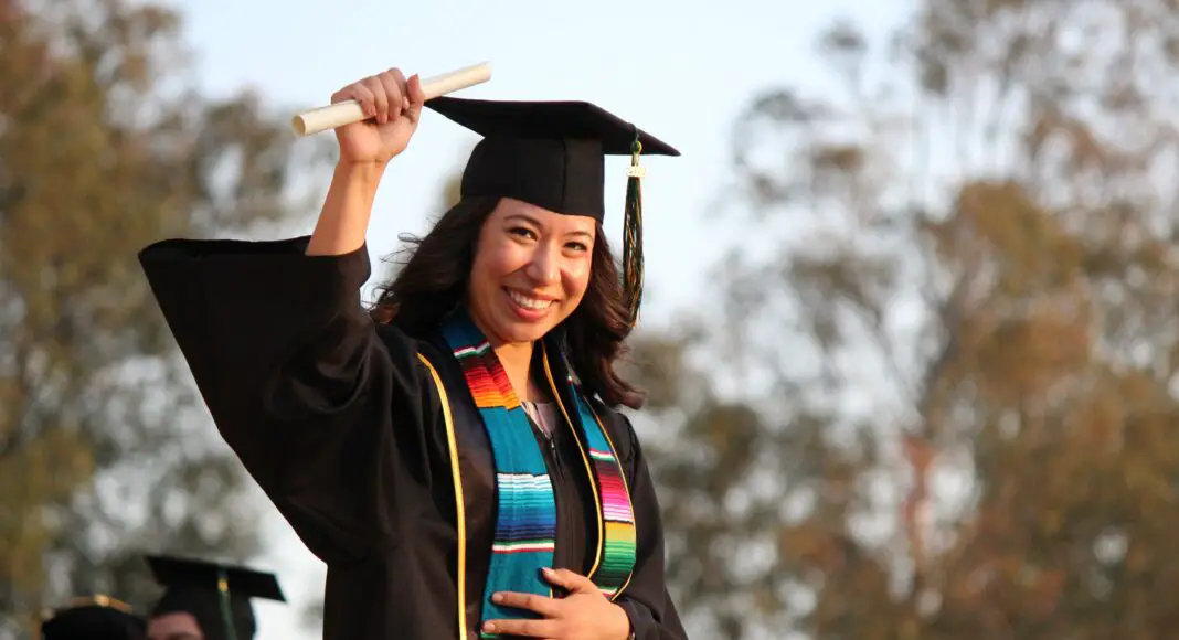 Le BTS Comptabilité-Gestion continue de se positionner en 2024 comme une formation incontournable pour accéder aux métiers de la finance, de la gestion et de la comptabilité. Grâce à sa polyvalence et ses nombreux débouchés, il offre aux étudiants un tremplin vers une carrière prometteuse.