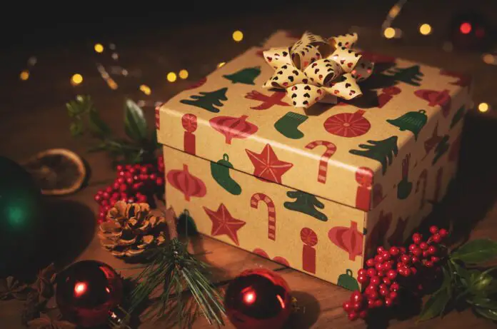 Les chèques-cadeaux permettent aux employeurs de récompenser et motiver leurs salariés. Quel est leur traitement fiscal et social ? Les chèques-cadeaux permettent aux employeurs de récompenser et motiver leurs salariés. Quel est leur traitement fiscal et social ?