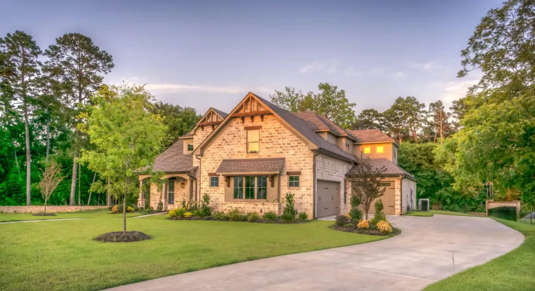 La location meublée non professionnelle (LMNP) offre des avantages fiscaux intéressants, mais sa comptabilité requiert un suivi rigoureux.