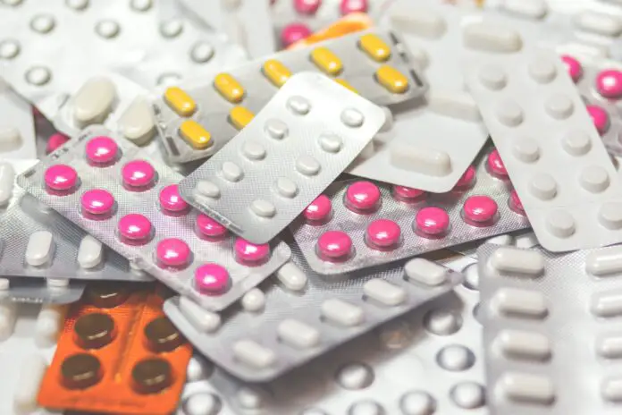 Les pénuries de médicaments sont aujourd'hui un sujet majeur pour les pharmacies et le système de santé français. Les pénuries de médicaments sont aujourd'hui un sujet majeur pour les pharmacies et le système de santé français.