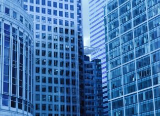 Définition de la SCPI, un moyen pour investir en immobilier Quelle est la définition de la SCPI ? La SCPI est un véhicule d'investissement immobilier qui a un fonctionnement particulier.