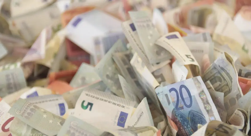 Découvrez les différentes formes de crédit professionnel (prêt amortissable, crédit-bail, affacturage…), leurs caractéristiques, conditions d'obtention et conseils pour financer efficacement votre activité.