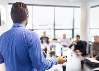 Comment améliorer la productivité de vos équipes ? Améliorer la productivité de vos équipes est un enjeu capital pour optimiser les performances et renforcer la compétitivité de votre entreprise.