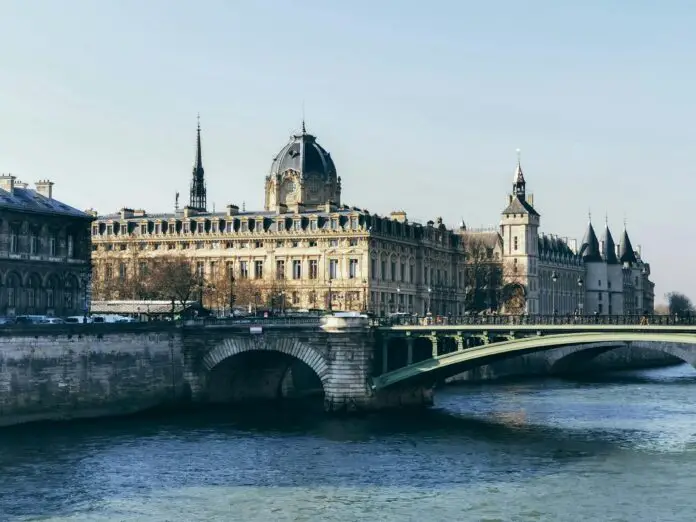 Le Commissaire à la Transformation est un Commissaire aux Comptes (CAC) inscrit auprès de la Cour d'appel compétente. Le Commissaire à la Transformation est un Commissaire aux Comptes (CAC) inscrit auprès de la Cour d'appel compétente.