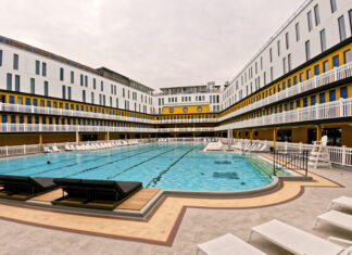 Baignade dans la Seine : quels droits de succession sur les JO ? Par BikerNormand from Morsan, Eure, France Piscine Molitor, Paris, CC BY-SA 2.0