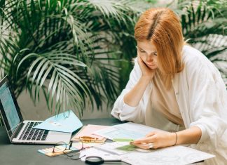 Quelles sont les différentes méthodes de consolidation des comptes et pourquoi utiliser un logiciel pour la réaliser ? Quelles sont les méthodes de consolidation obligatoires lorsque plusieurs filiales sont sous le contrôle d'une entreprise mère ?