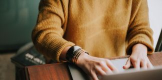 Opter pour une plateforme digitale CSE pour gagner du temps La gestion d'un CSE demande du temps. Heureusement, il existe une solution digitale qui peut véritablement simplifier le quotidien des élus.