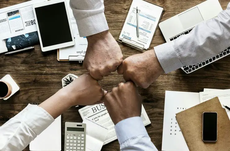 Investissement immobilier en SCI : l’essentiel à connaître pour réussir son projet Pour mieux décider entre IR et IS, il faudra considérer votre horizon d’investissement et votre niveau d’imposition.
