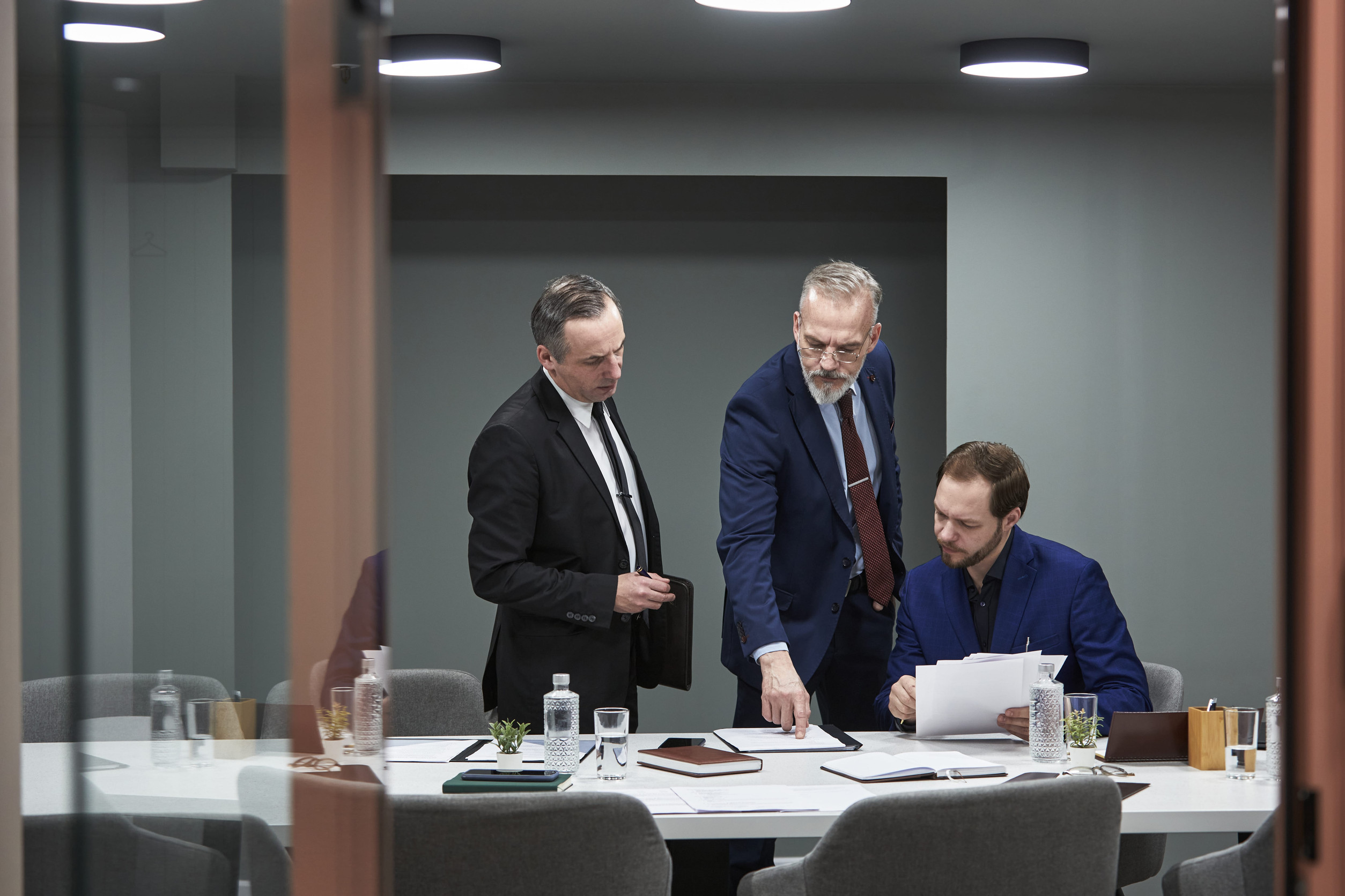 Les prestataires spécialisés travaillent généralement avec plusieurs entreprises et accumulent une connaissance variée des situations rencontrées.