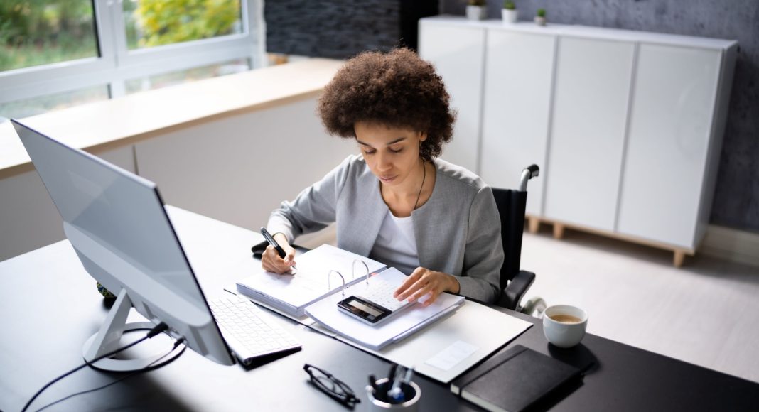 Une saisie approximative passée en mars passe inaperçu pendant des mois, puis se transforme en travail de révision au moment du bilan.