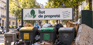 Îlot de propreté : le lyrisme du sac poubelle Tout est parti d’un îlot de propreté. J’avais naïvement imaginé quelque chose de propre. J’ai découvert une langue.